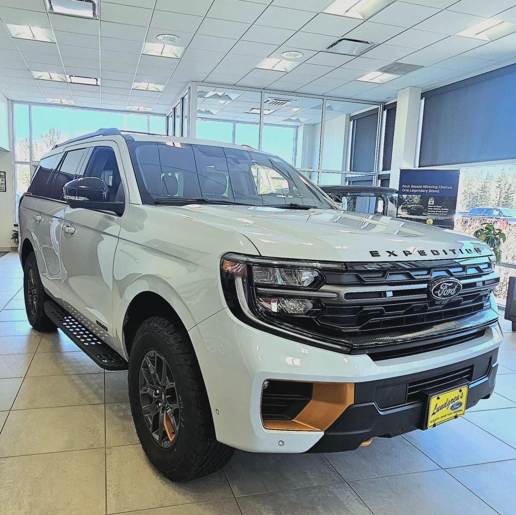 2025 Ford Expedition Tremor in Silver Metallic — front three-quarter view
