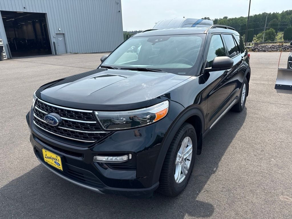 2020 Ford Explorer XLT in Black Metallic — front three-quarter view